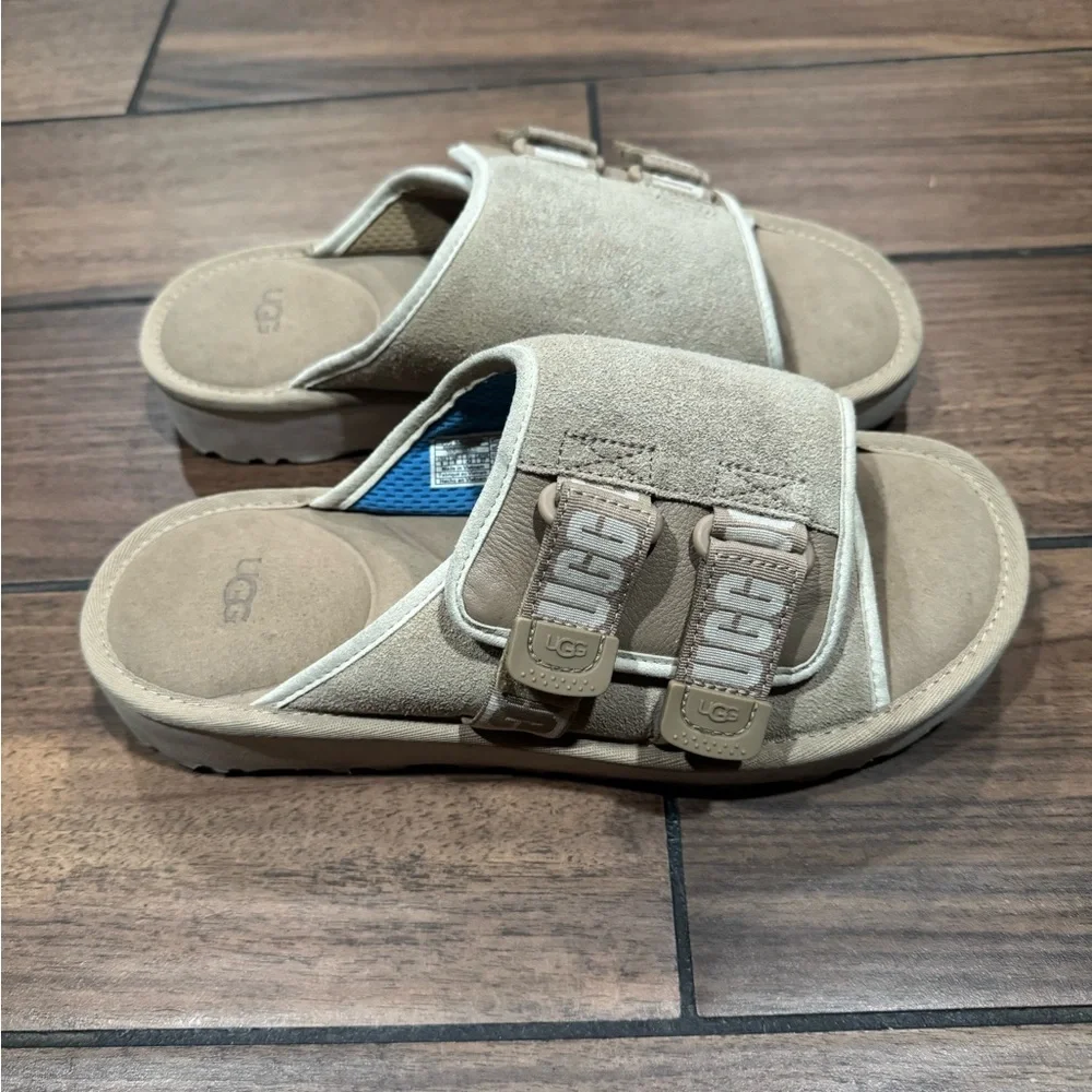 UGG Men's Goldencoast Strap tan Slide size 9